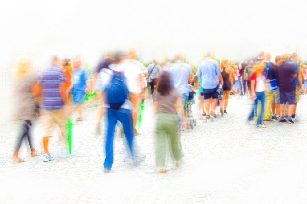 diffuse-people-walking_1204-21.jpg